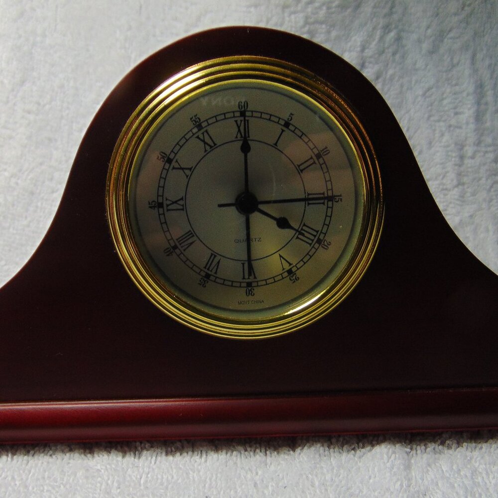 Vintage Battery-Operated Quartz Mantle or Desk Clock, Brown Wood, 9.25 in long